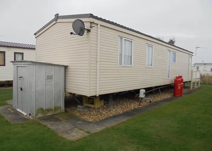 The Chase Topaz Super 4 Berth Panel Heated Wrap Around Veranda