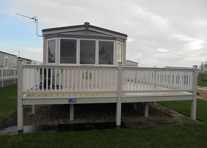 The Chase Topaz Super 4 Berth Panel Heated Wrap Around Veranda