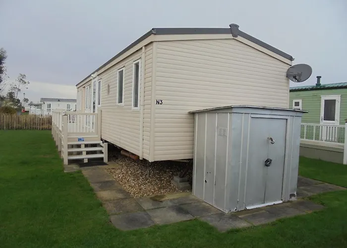 The Chase Topaz Super 4 Berth Panel Heated Wrap Around Veranda