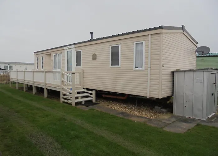 The Chase Topaz Super 4 Berth Panel Heated Wrap Around Veranda