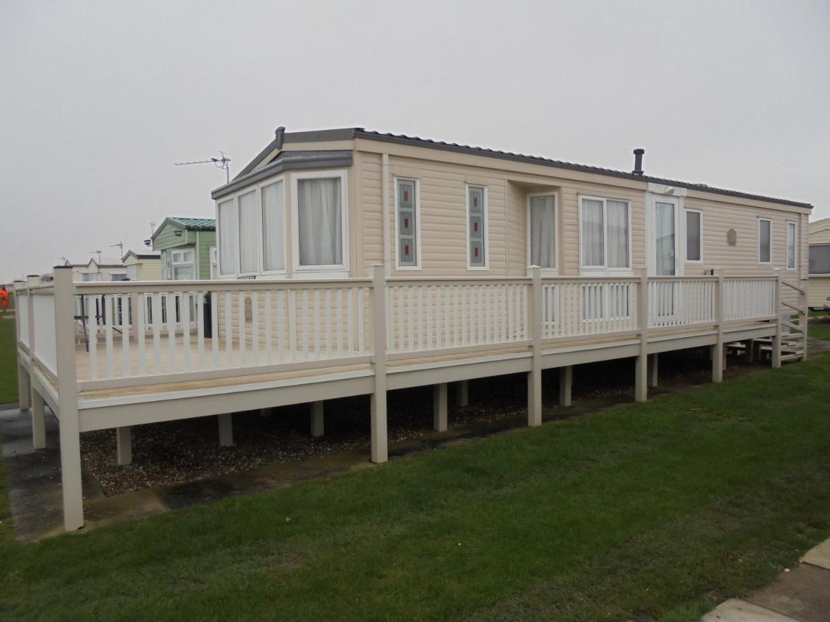 The Chase Topaz Super 4 Berth Panel Heated Wrap Around Veranda Ingoldmells