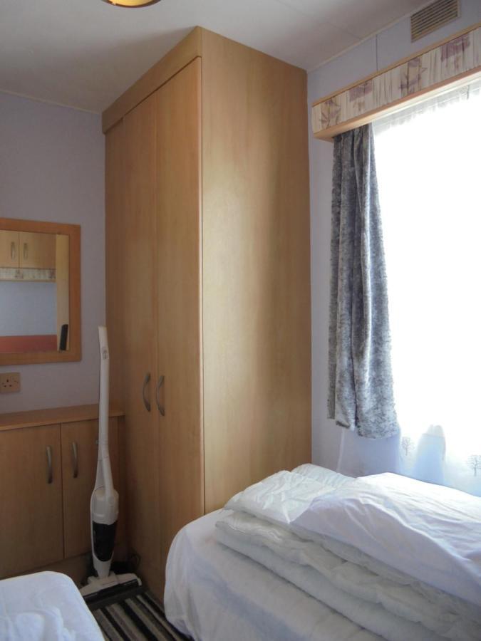 The Chase Topaz Super 4 Berth Panel Heated Wrap Around Veranda